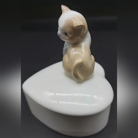 Vintage Otagiri porcelain heart trinket box with kitten. - Picture 4 of 8
